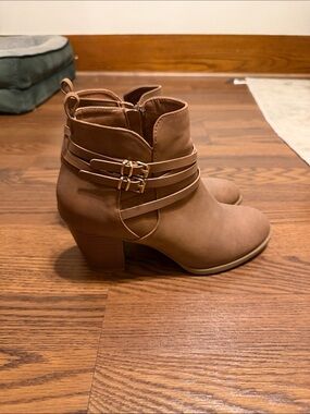 TOP Moda Tan Buckled Ankle Bootie